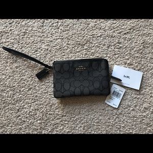NWT coach wristlet - black